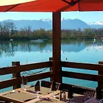 Pmr Avec Terrasse - 4 Personnes - Api-1-52-1522 * Beaudreix