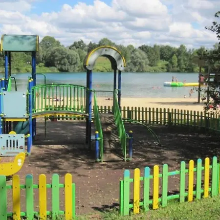 Pmr Avec Terrasse - 4 Personnes - Api-1-52-1522 *